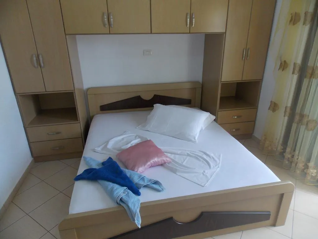 Natural Holiday Houses Ksamil Apartment