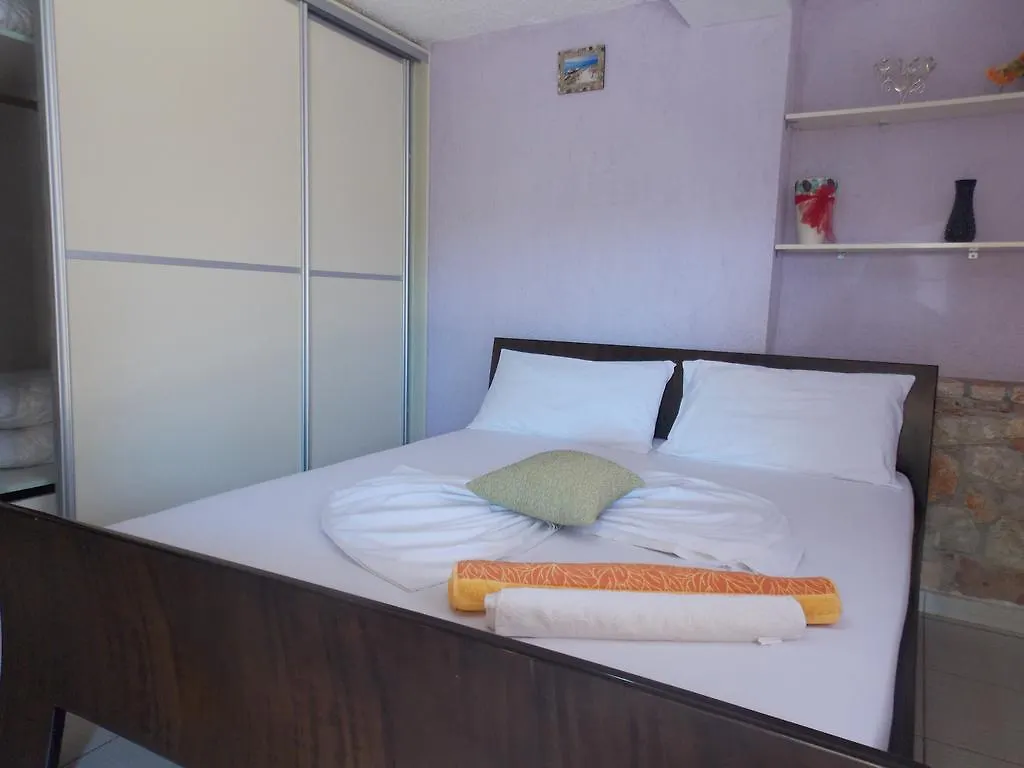 Natural Holiday Houses Ksamil