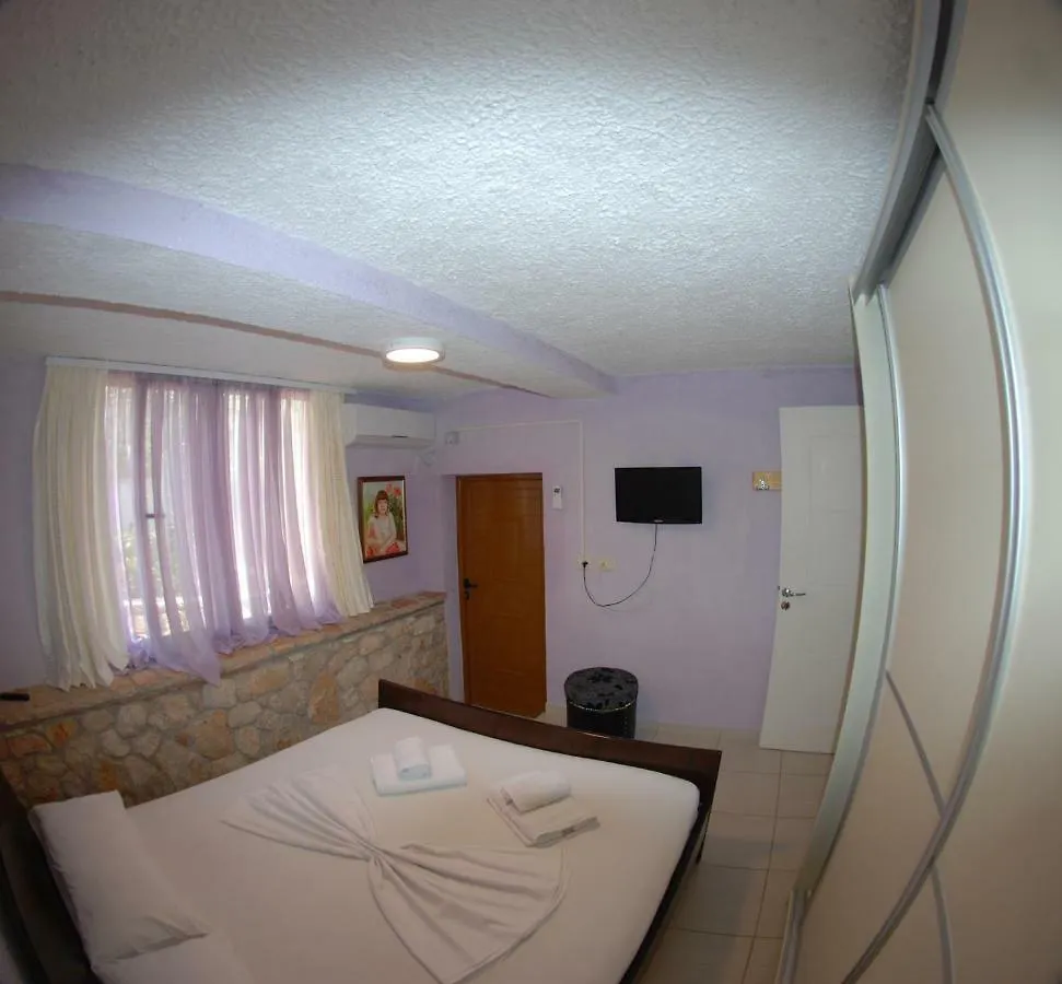 Natural Holiday Houses Ksamil