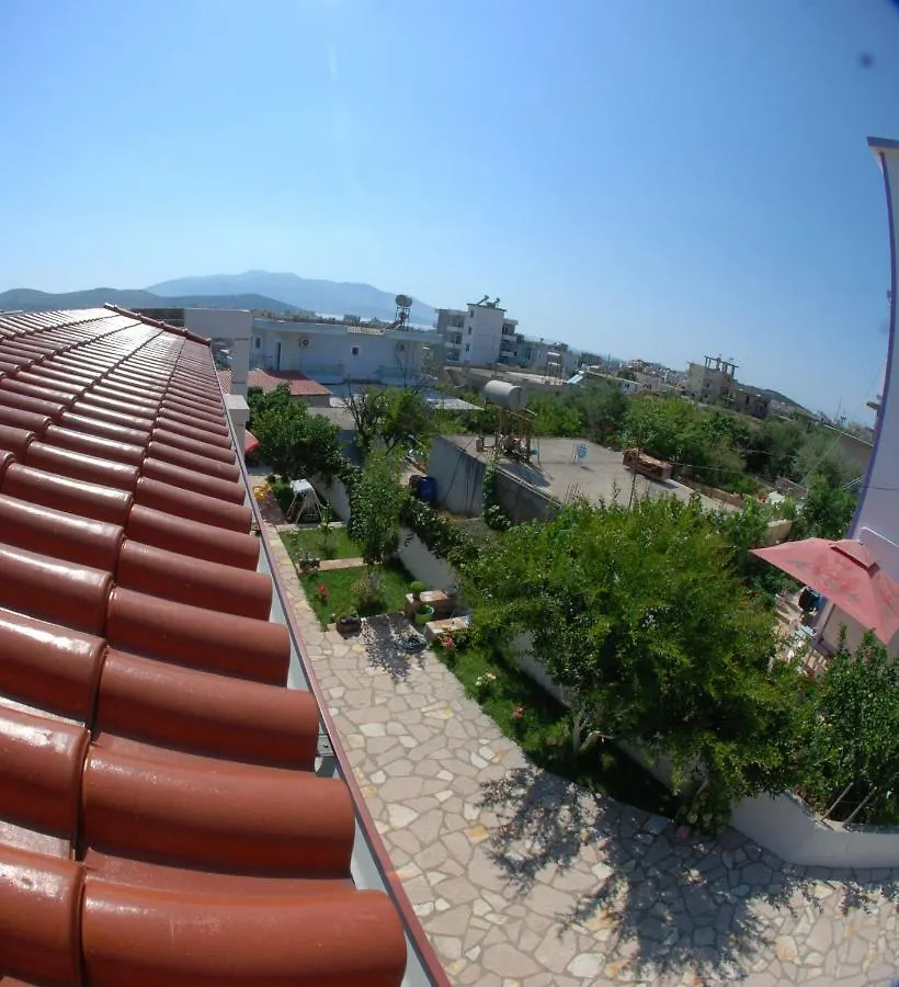 Natural Holiday Houses Ksamil Apartment