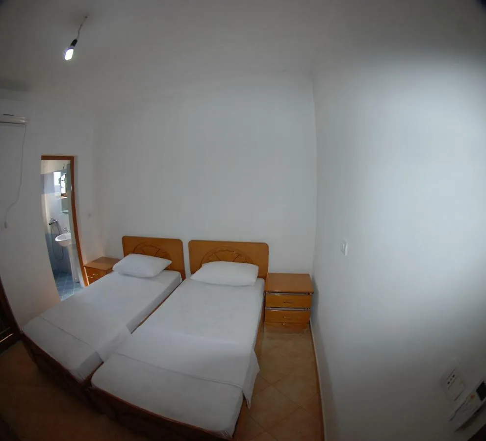 Natural Holiday Houses Ksamil Apartment