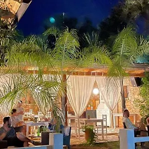 Rida Village Island Oda ve Kahvaltı
